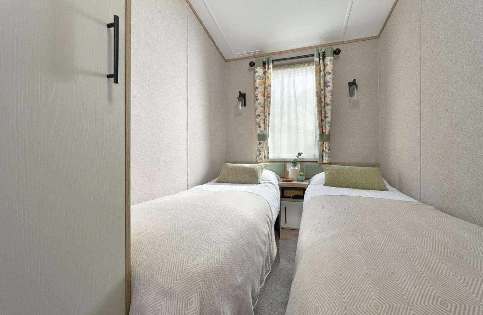 Emma'S Oasis 2-Bedroom Caravan At Durdle Door Sleeps 4 West Lulworth Buitenkant foto